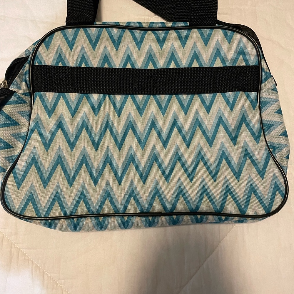 TAG Zigzag Blue Green White Carry On Travel Bag - Picture 3 of 6